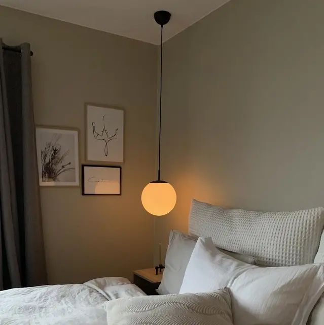 Ball taklampe 25cm hvit