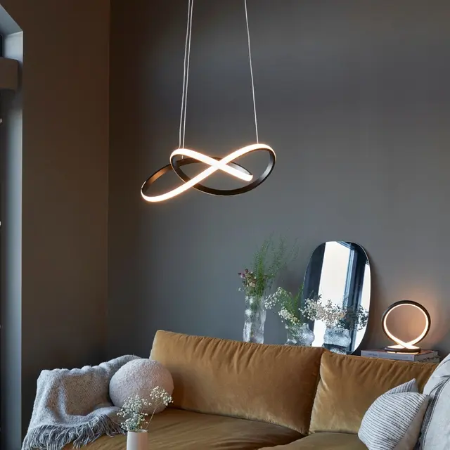 Manhatten LED taklampe 47cm sort