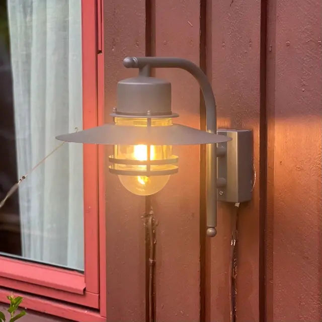 Hekkingen utelampe vegg IP54 40cm grå