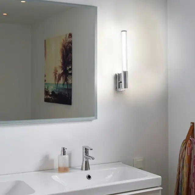 Jessy LED vegg baderomslampe 41,5cm IP44 krom