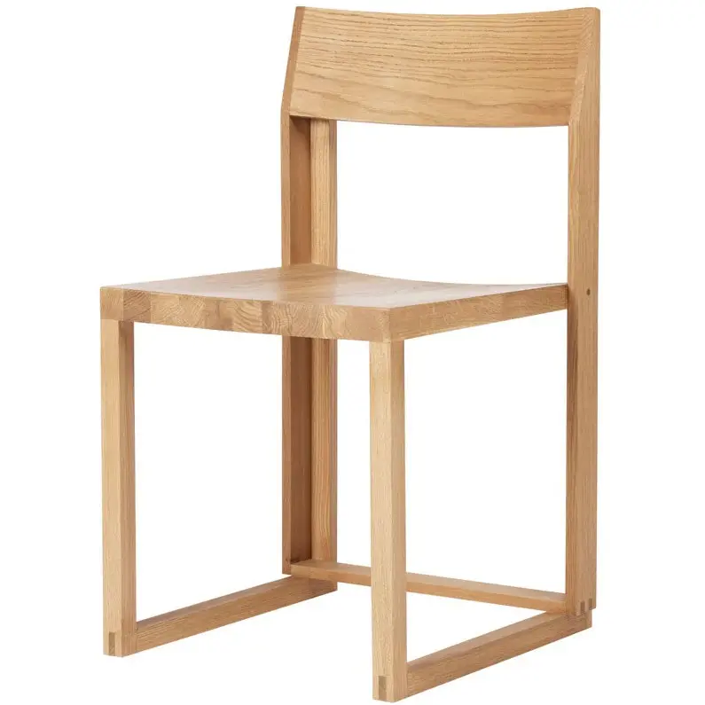 Outline Stol, Varmlakkert Eik / Valnøtt
