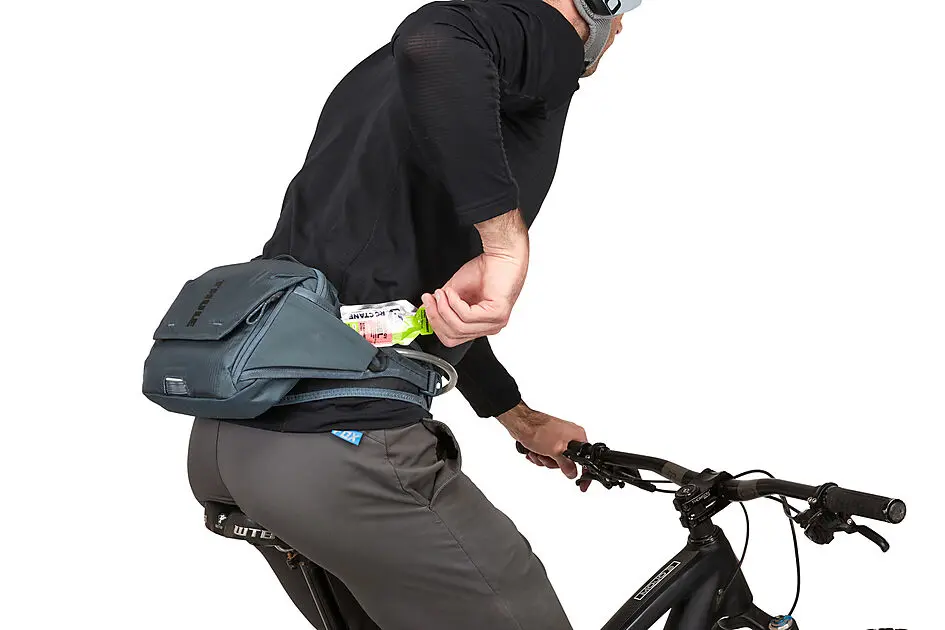 THULE TRHP204 RAIL HYDRA HIPPACK DSL Obsidian Alle