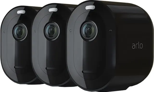 Arlo Pro 4 trådløst 2K QHD kamera 3-pakning (sort)