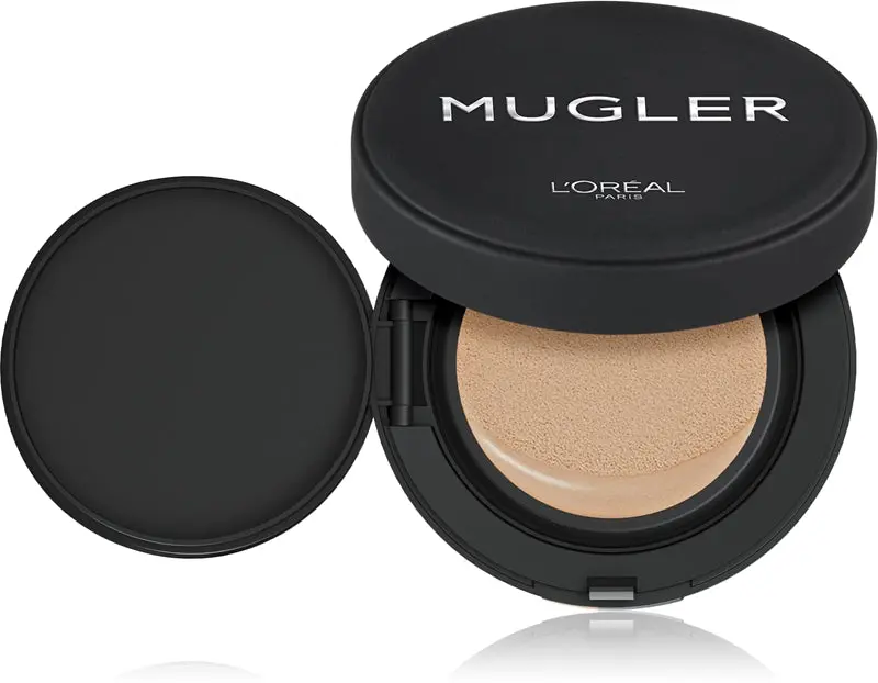 L’Oréal Paris x Mugler fondotinta compatto lunga tenuta per una copertura completa colore Illusion 5 / Medium Tan 23 ml