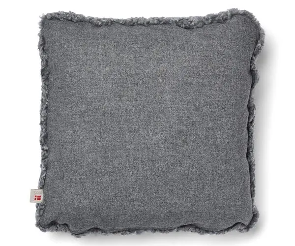 Classic Collection | Ullpute | Korthåret | 52x52 cm | 34x52 cm