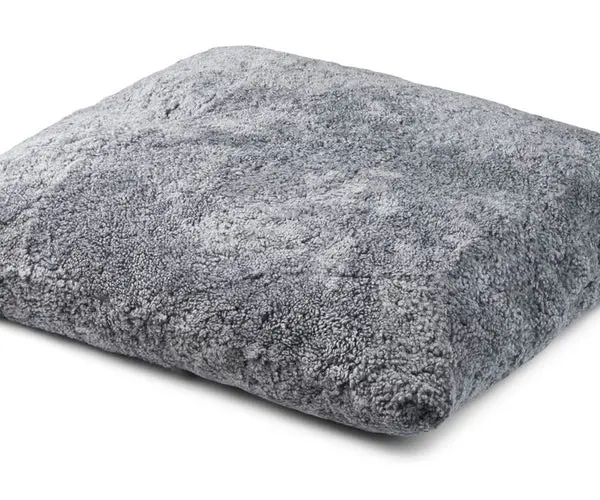 Maxi Float pute | Korthåret | New Zealand | Dobbeltsidig | 90x90 cm
