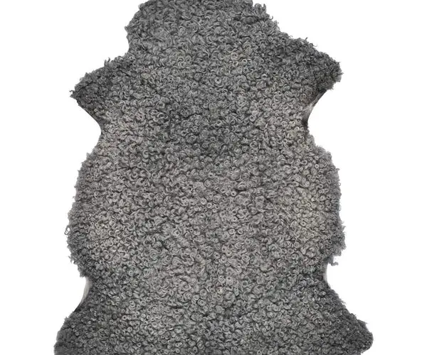 Saueskinn | Korthåret, krøllet | Gotland | 90-100x60 cm