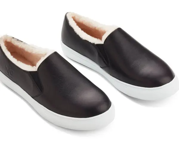 Low cut sneakers