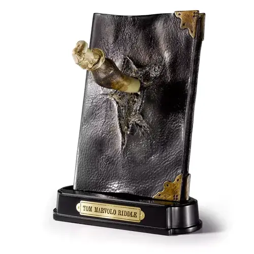HP - Basilisk Fang and Tom Riddle Diary