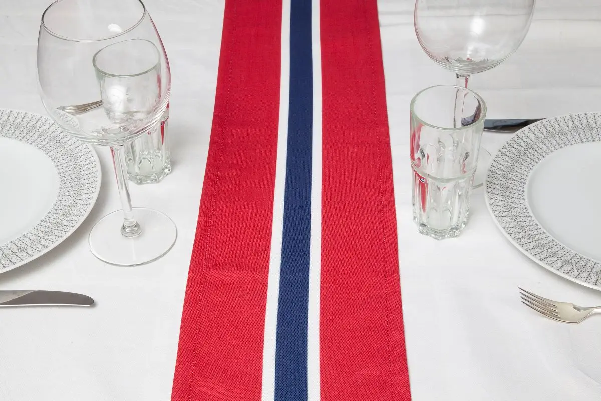 Bordløper 17.mai - Norske farger 120x30cm