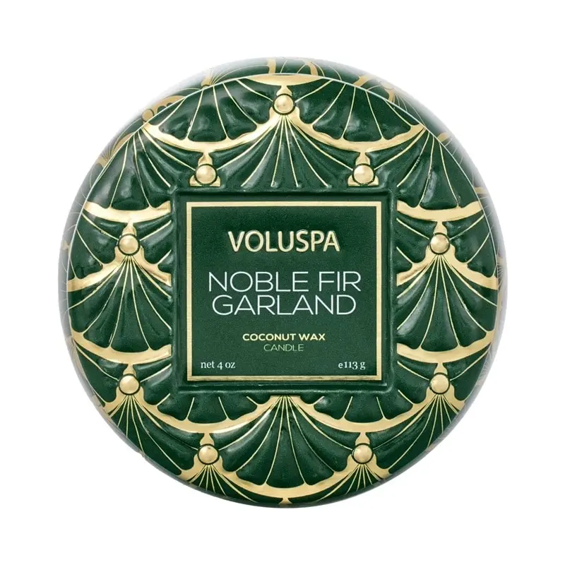Voluspa Mini Decorative Tin Candle Noble Fir Garland 113g - StylingAgenten Norge