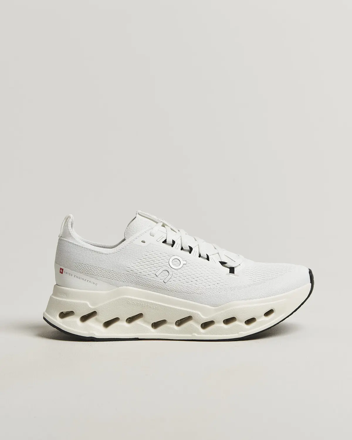 ON Cloudsurfer Max White/White