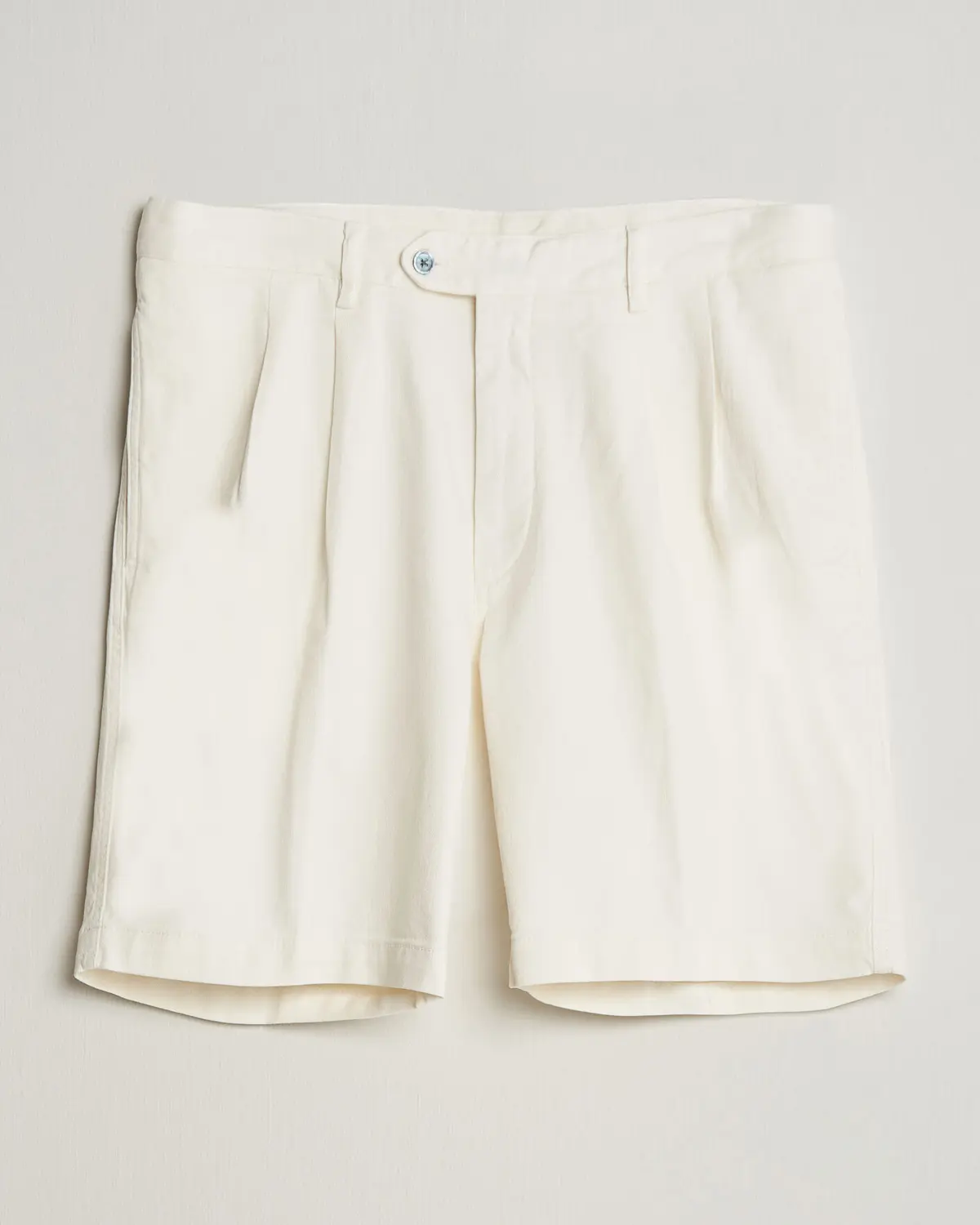 Oscar Jacobson Tanker Pleat Shorts White