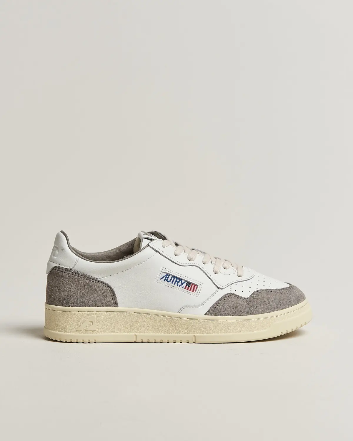 Autry Medalist Low Soft Leather/Suede Sneaker White/Cemento