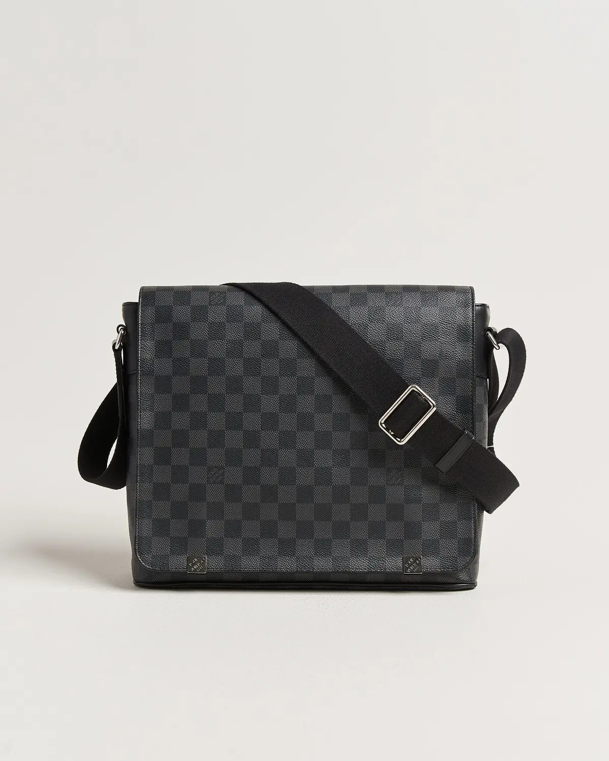 Louis Vuitton District Messenger Bag MM Damier Graphite
