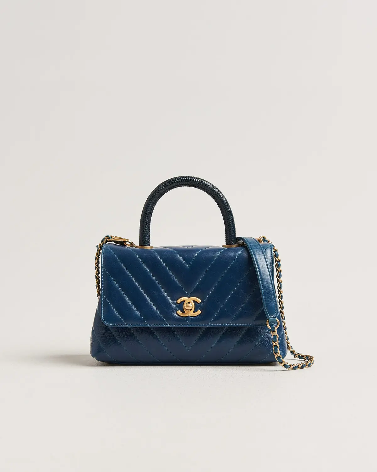 Chanel Pre-Owned Coco Handle Chevron Bag Blue