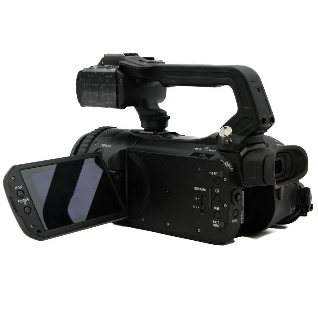 Canon XA70