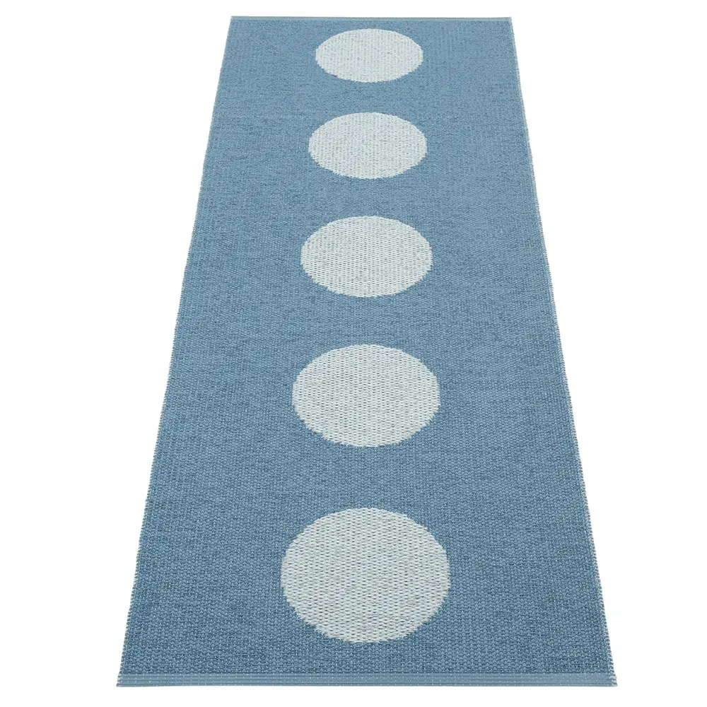 Vera Pop teppe River Blue/Blue Fog 70 x 200cm