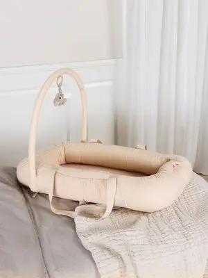 Alice & Fox ALBA Babynest med Håndtak, Beige Muslin
