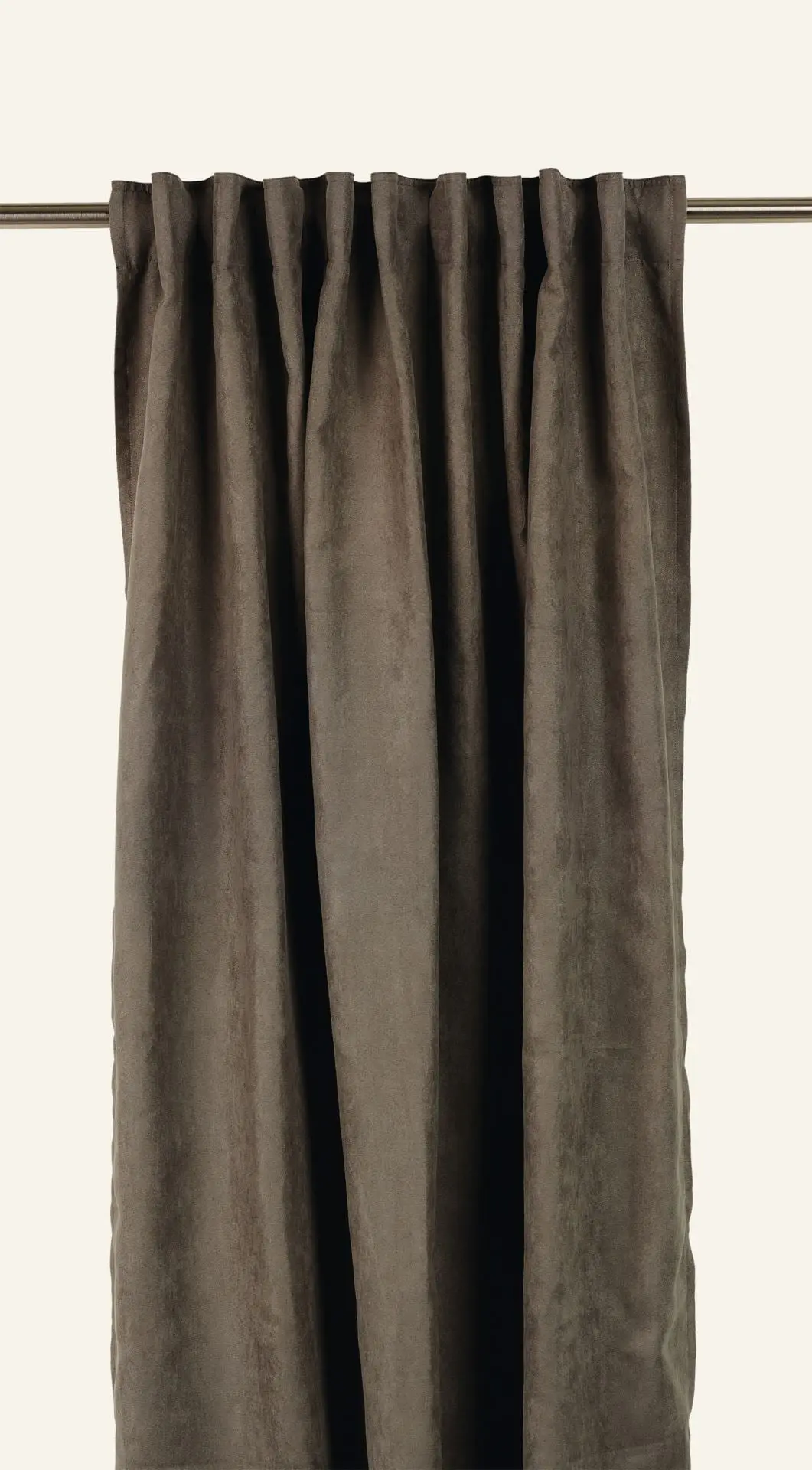 Julia gardin grå