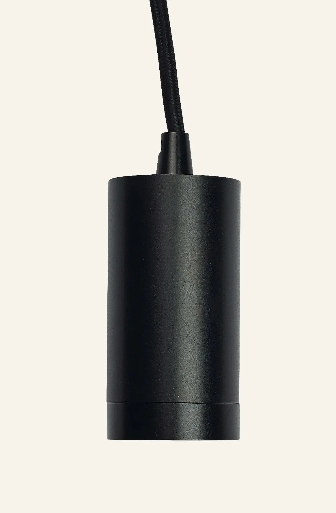 Focus black m/støpsel pendel svart
