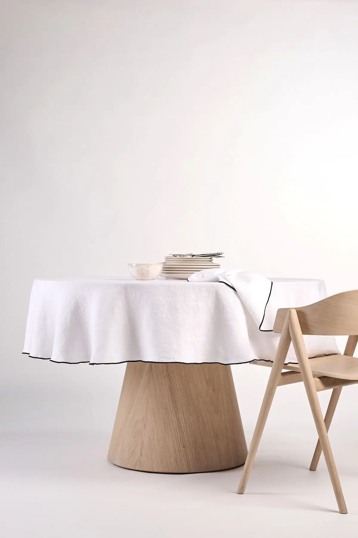 Atelier rund linduk hvit