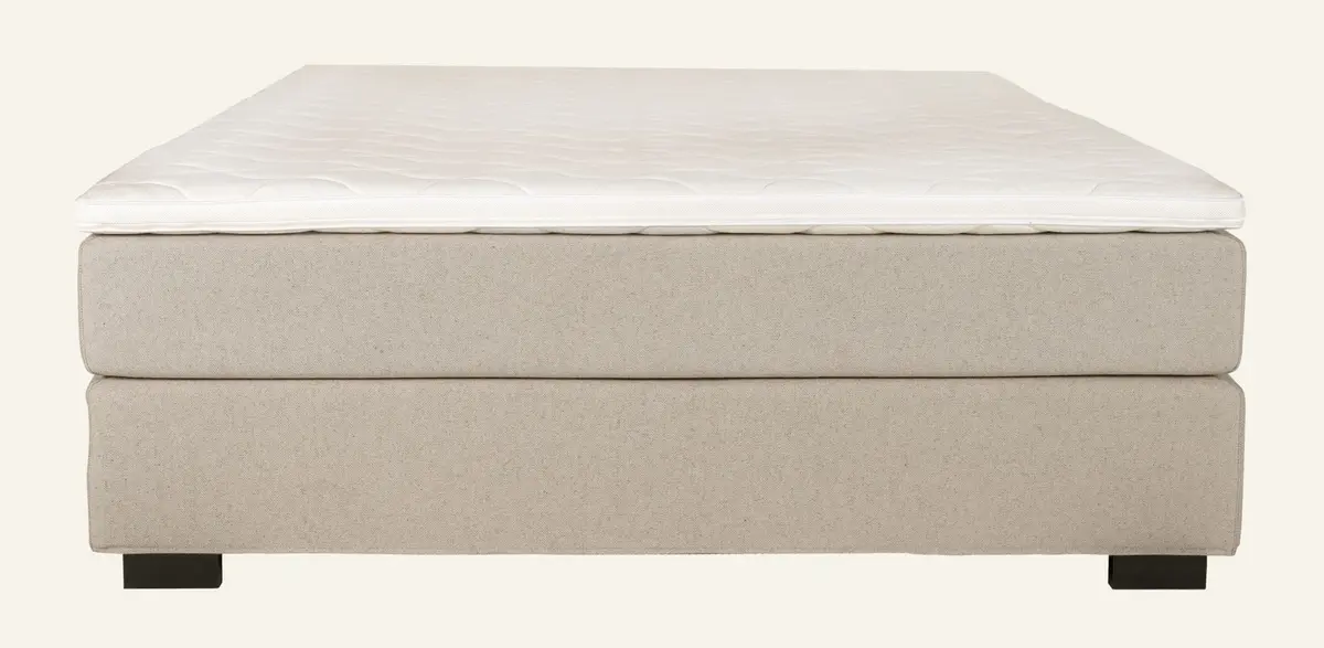 Plus kontinentalseng fast beige