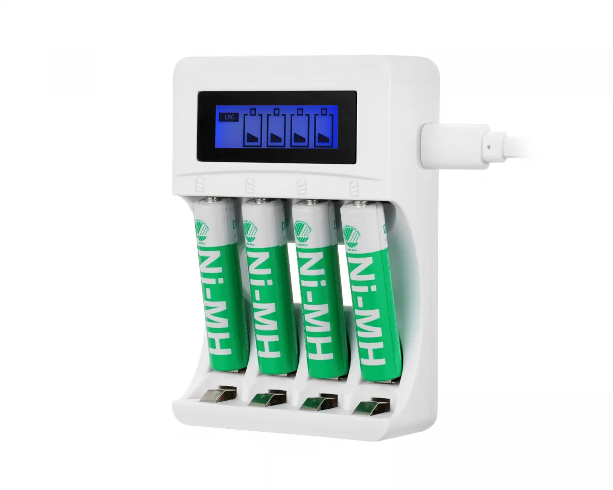 Deltaco USB Batterilader til 4xAA/AAA Ni-MH/Ni-Cd batterier, inkl AAA batteri- Hvit
