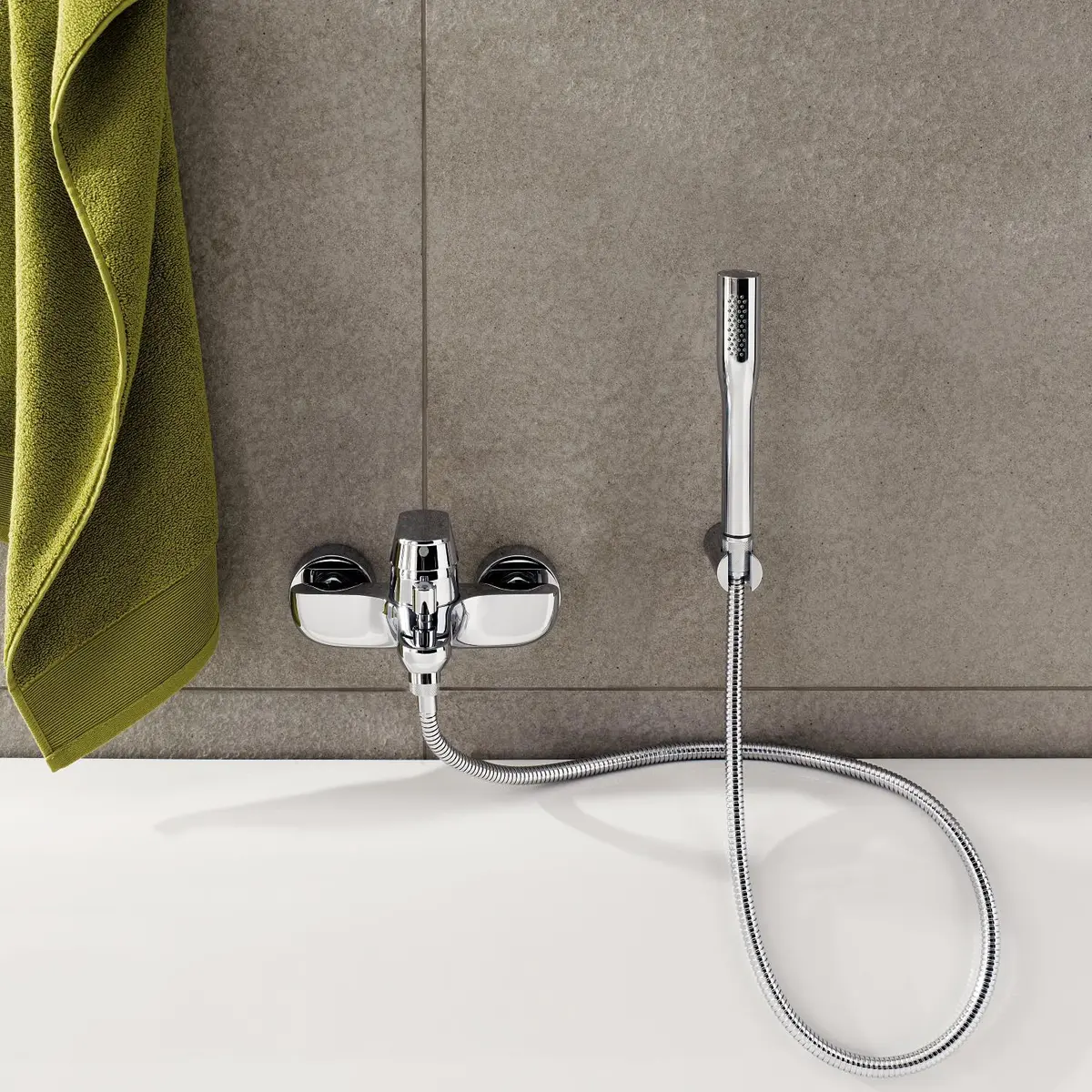 GROHE EUROSMART COSMOPOLITAN BADEKARARMATUR MED HÅNDDUSJ