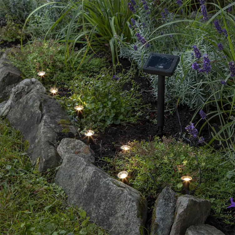 Solcelleladet lyslenke med minispotlights