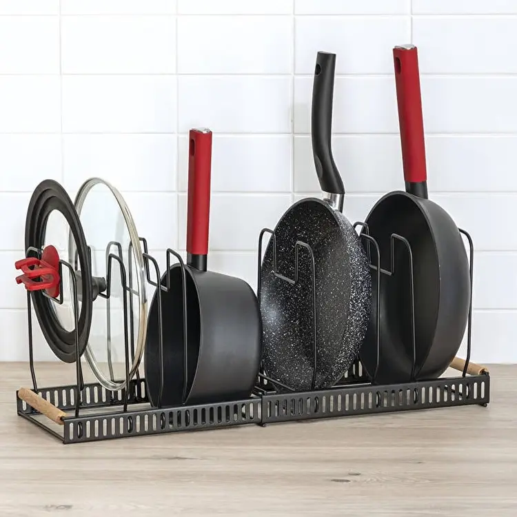 Justerbart oppbevaringsstativ for grytelokk og stekepanner, 32,5–58,5 cm