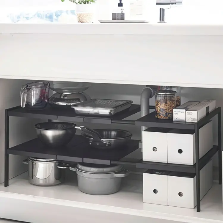 Justerbar oppbevaringshylle under kjøkkenvasken, 50-85 cm, Yamazaki