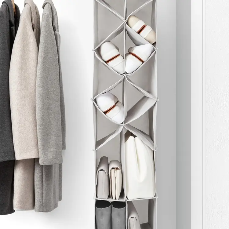 Hengende garderobe, Rayen