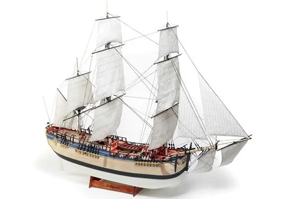 1:50 HMS Endeavour - Skrog i tre