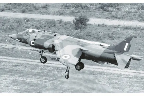 Airfix Hawker Siddeley Harrier GR.1/AV-8A