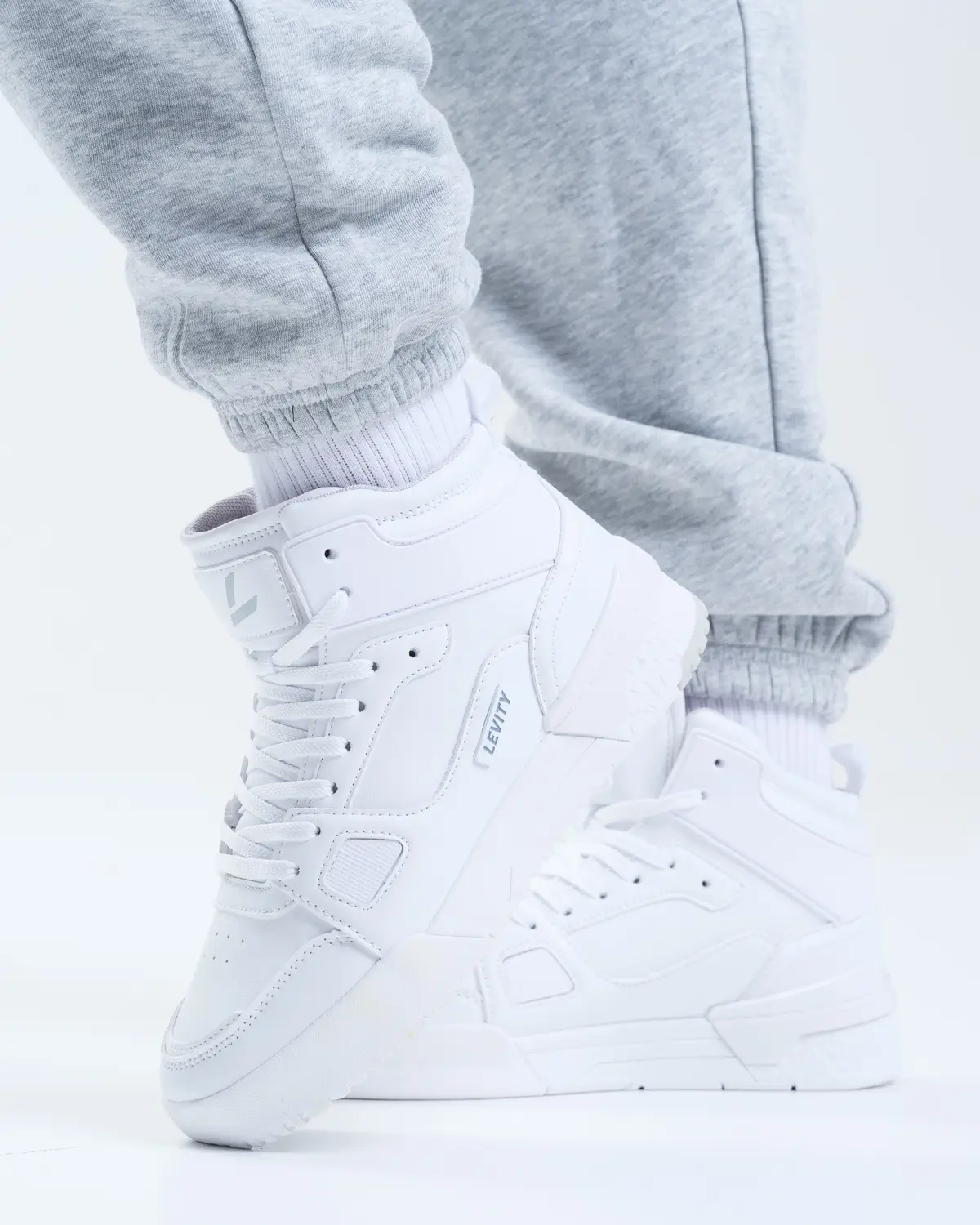 LEVITY Sky White