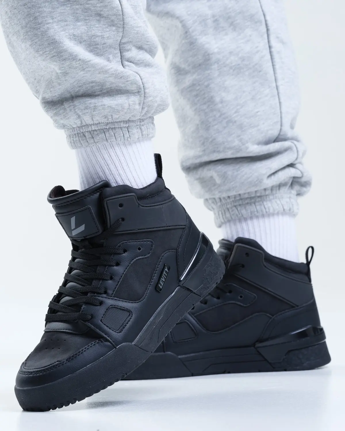 LEVITY Sky Black
