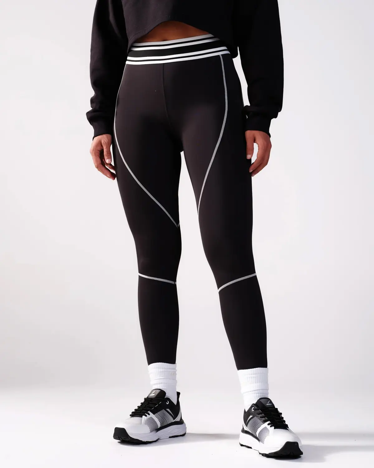 LEVITY Black'n White Tights Black