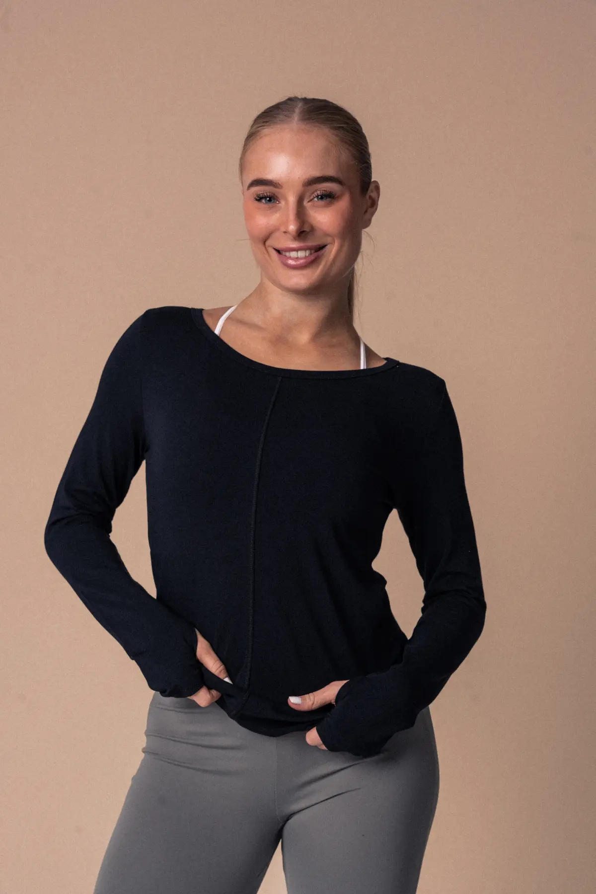 LEVITY Soft Sweater Black Beauty