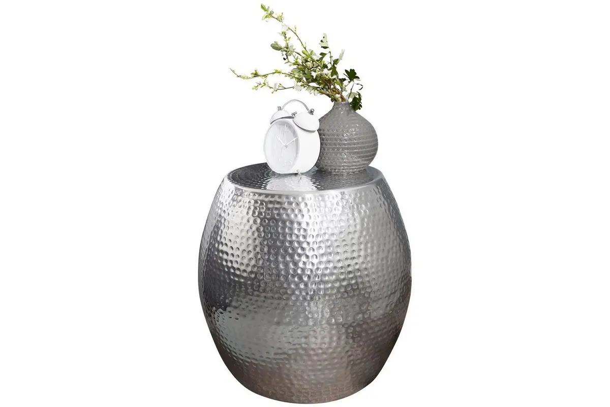 Sidebord Wohnling rund 30 cm, 42 cm høyde, aluminium hammerutseende, orientalsk stil Sølv