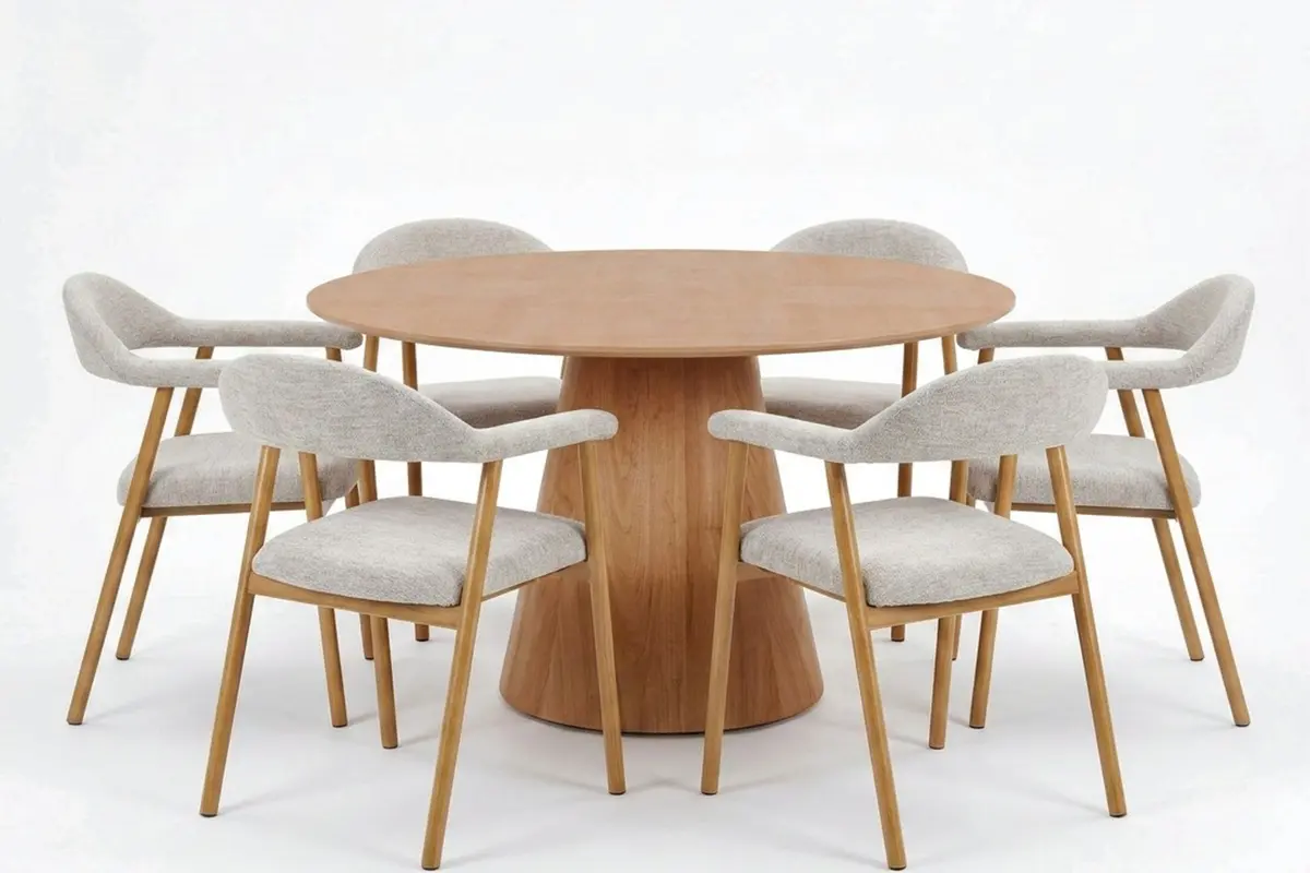 Siena spisegruppe rund 130 cm eik med 4 Ronja spisestoler