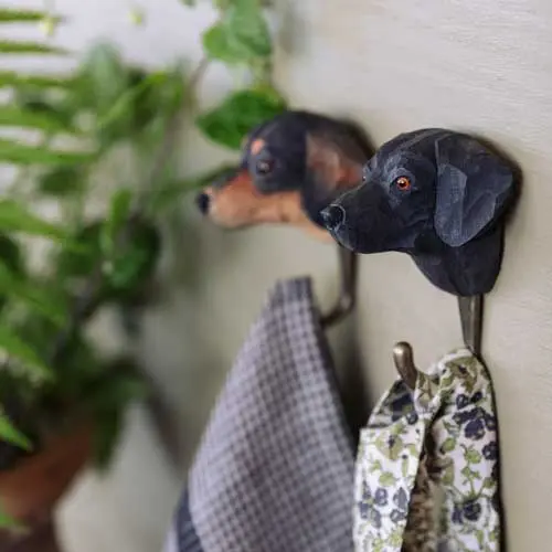 Håndskåret Krok – Labrador Retriever Wildlife Garden